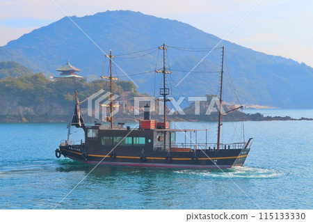 [Hiroshima Prefecture] Benten Island and Heisei Iroha Maru in Tomonoura, Fukuyama City 115133330