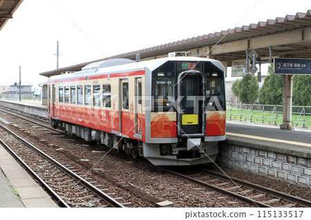 停靠在伊達紋別站的普通列車 JR 伊達紋別站 伊達紋別 H38 室蘭本線 115133517