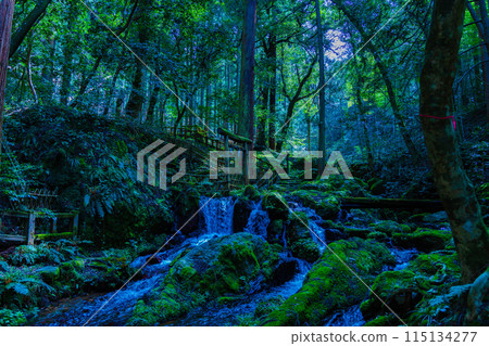 Uriwari Falls, Fukui Prefecture 115134277
