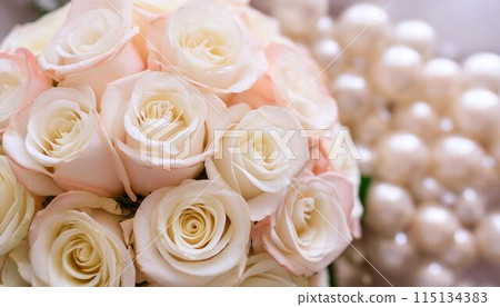 Bouquet of roses and cotton pearls 115134383