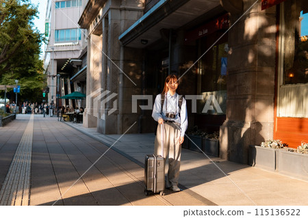 Women enjoying travel/Girls trip/Camera girl 115136522