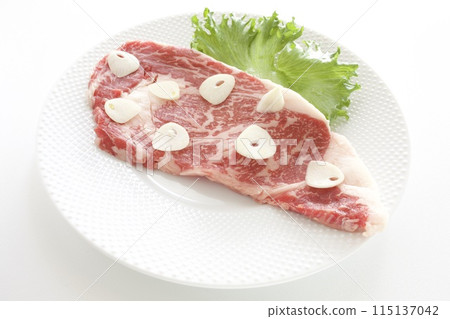 Preparing Sirloin Steaks Preparing Sirloin Steaks 115137042
