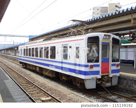 Hokuetsu Express local train HK100 series train at Naoetsu Station 115139192