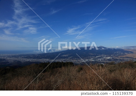 Mount Aitaka from Lake Ashino-ko Skyline, Suruga Bay 115139370