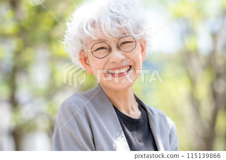 高級女性商務新鮮綠色 115139866