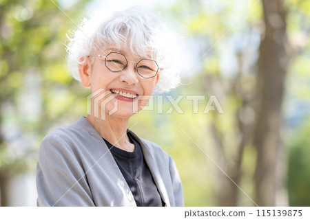 高級女性商務新鮮綠色 115139875