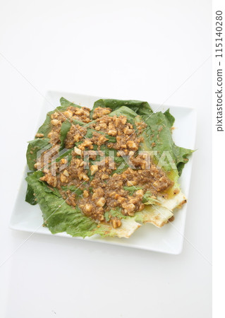 Romaine lettuce Caesar salad 115140280
