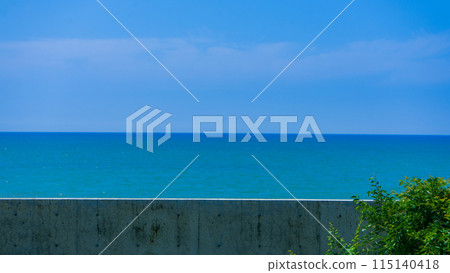 Beautiful straight horizontal line and concrete wall 115140418