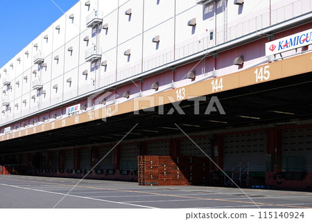 distribution center  115140924