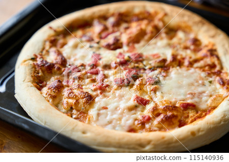 Baked pizza 115140936