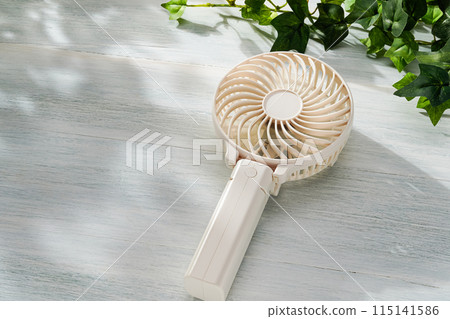Portable fan 115141586