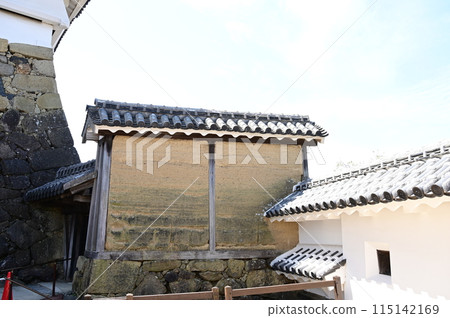 寶門門和油牆（世界遺產姬路城） 115142169