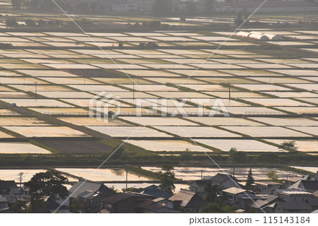 Evening view of Koibitozaka 115143184