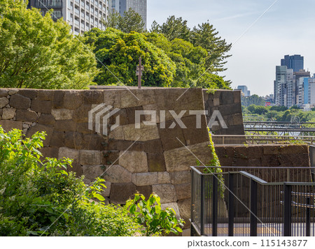 Historic site: Remains of the outer moat of Edo Castle, Remains of Ushigome-mitsuke (Ushigome Gomon) 115143877