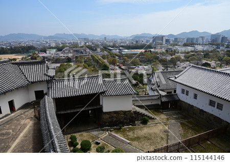 從東邊小天守閣眺望(世界文化遺產姬路城) 從東邊小天守閣眺望(世界文化遺產姬路城) 115144146