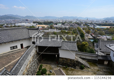 從東邊小天守閣眺望(世界文化遺產姬路城) 從東邊小天守閣眺望(世界文化遺產姬路城) 115144236