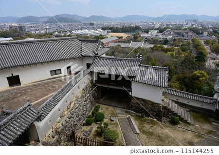 從東邊小天守閣眺望(世界文化遺產姬路城) 從東邊小天守閣眺望(世界文化遺產姬路城) 115144255