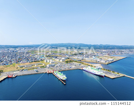 Aomori Port and the cityscape of Aomori City (Aomori Prefecture) Aomori Port and the cityscape of Aomori City (Aomori Prefecture) 115144512