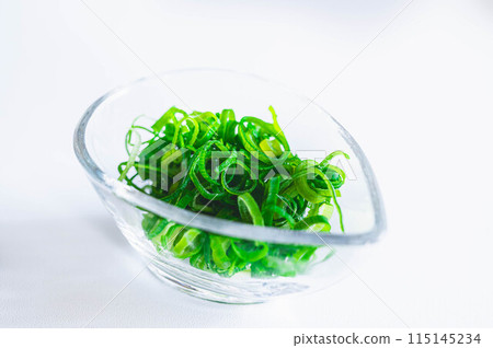 Cut green onion 115145234