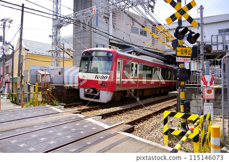 京急1000型列車停靠花月總司寺站/京急電鐵公司 115146073