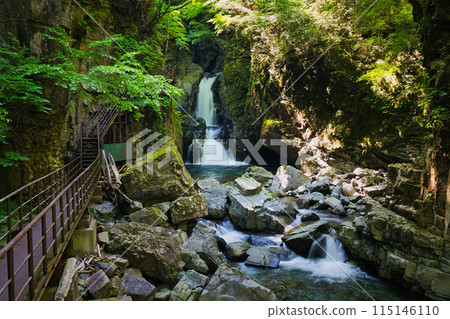 The beautiful Mitsutaki waterfalls at Gandate Park in Kosaka, Gero City, Gifu Prefecture The beautiful Mitsutaki waterfalls at Gandate Park in Kosaka, Gero City, Gifu Prefecture 115146110