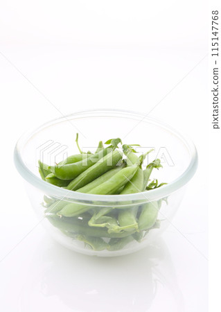 Snap peas 115147768