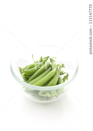 Snap peas 115147770