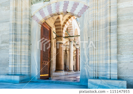 Gate to Suleymaniye Mosque in Istanbul Gate to Suleymaniye Mosque in Istanbul 115147955
