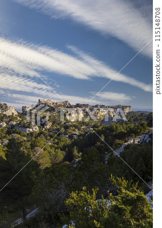 Medieval castle and village, Les Baux-de-Provence, Alpilles mountains, Provence, France Medieval castle and village, Les Baux-de-Provence, Alpilles mountains, Provence, France 115148708