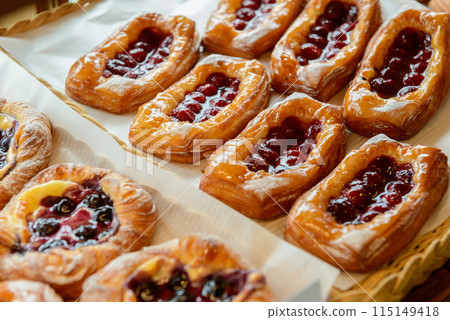 Danish, Danoise Danish, Danoise 115149418