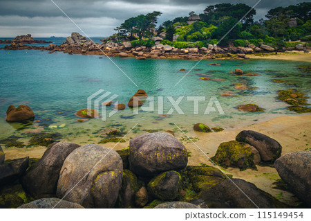 Atlantic ocean coastline with stunning turquoise bay, Perros-Guirec, France 115149454