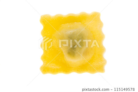 ravioli isolated 115149578