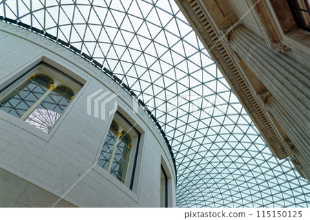 Queen Elizabeth II Great Court - London British Museum 115150125