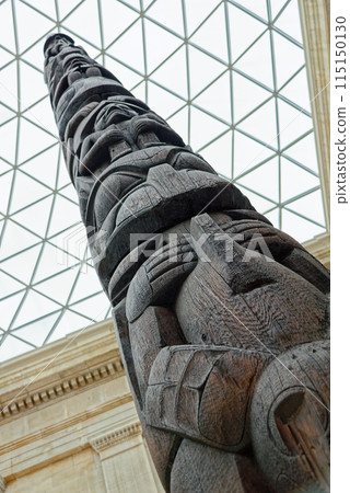 House front pole haida - London British Museum 115150130