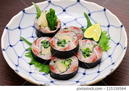 Vinegared sardines wrapped in seaweed 115150564