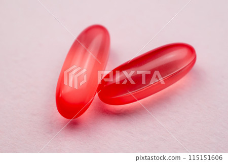Red pills, colorful tablets, medicines, drugs, health care concept 115151606