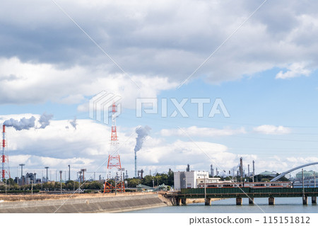 [關西本線] 穿過工廠區域的快速三重線 115151812