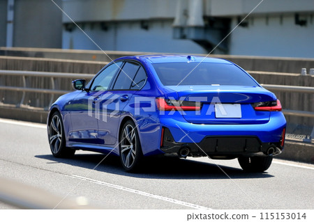 Blue sedan 115153014