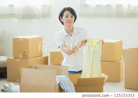 Moving and packing service image Moving and packing service image 115153353