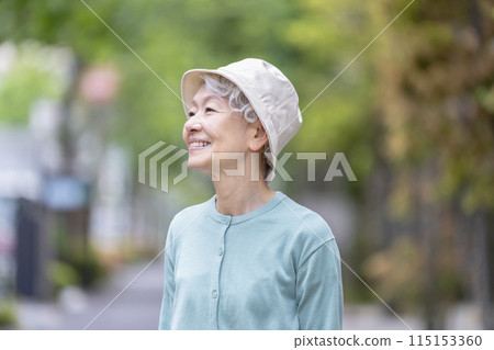 A smiling senior woman 115153360