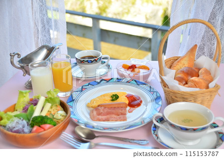 美味的一天開始:以新鮮食材烹調的早盤 美味的一天開始:以新鮮食材烹調的早盤 115153787