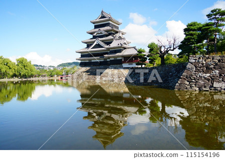 國寶松本城堡 115154196