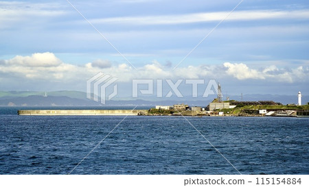 No. 2 Sea Fort, an artificial island floating in Tokyo Bay 115154884