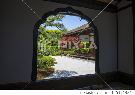 A dry landscape garden seen from the firelight window of Korin-in, a sub-temple of Daitoku-ji Temple in Kyoto A dry landscape garden seen from the firelight window of Korin-in, a sub-temple of Daitoku-ji Temple in Kyoto 115155484