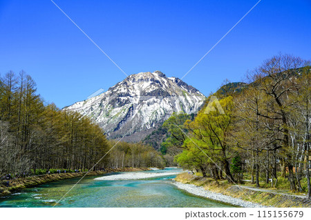 [上高地]燒嶽山和梓川_01 115155679