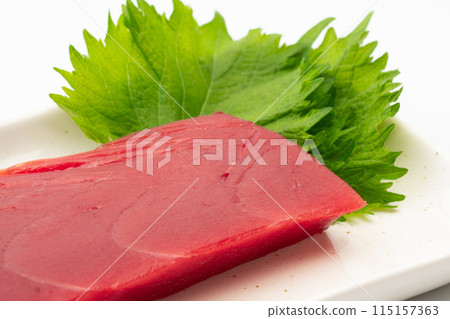 Close-up of a steak of red bluefin tuna 115157363