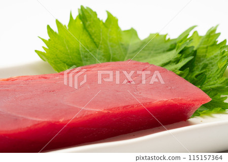 Close-up of a steak of red bluefin tuna 115157364