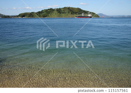 從馬島眺望來島海峽的小島 115157561