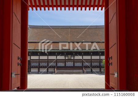 Kyoto Imperial Palace in the season of fresh greenery: Shishinden Hall as seen from the Jomeimon Gate Kyoto Imperial Palace in the season of fresh greenery: Shishinden Hall as seen from the Jomeimon Gate 115160008
