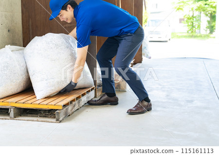 收集垃圾的工人 115161113